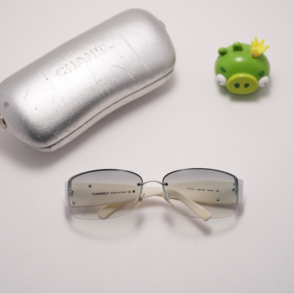 Chanel Sunglasses - Picture 9 of 10